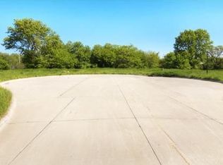 260 Indian Ridge Dr, Waukee, IA 50263