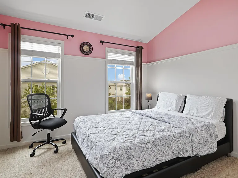 25097 Croxley Green Sq — Photo 9