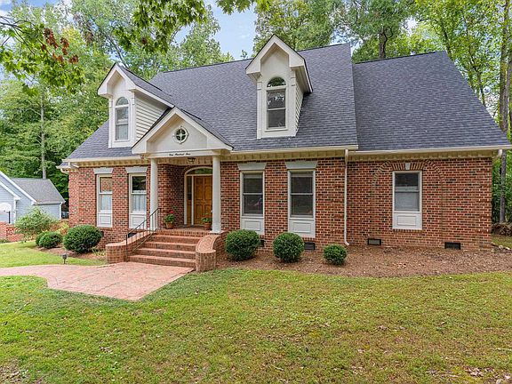 2nd image of 104 Wild Iris Ln