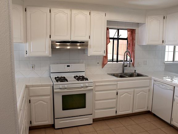 5th image of 13057 Brown Ave