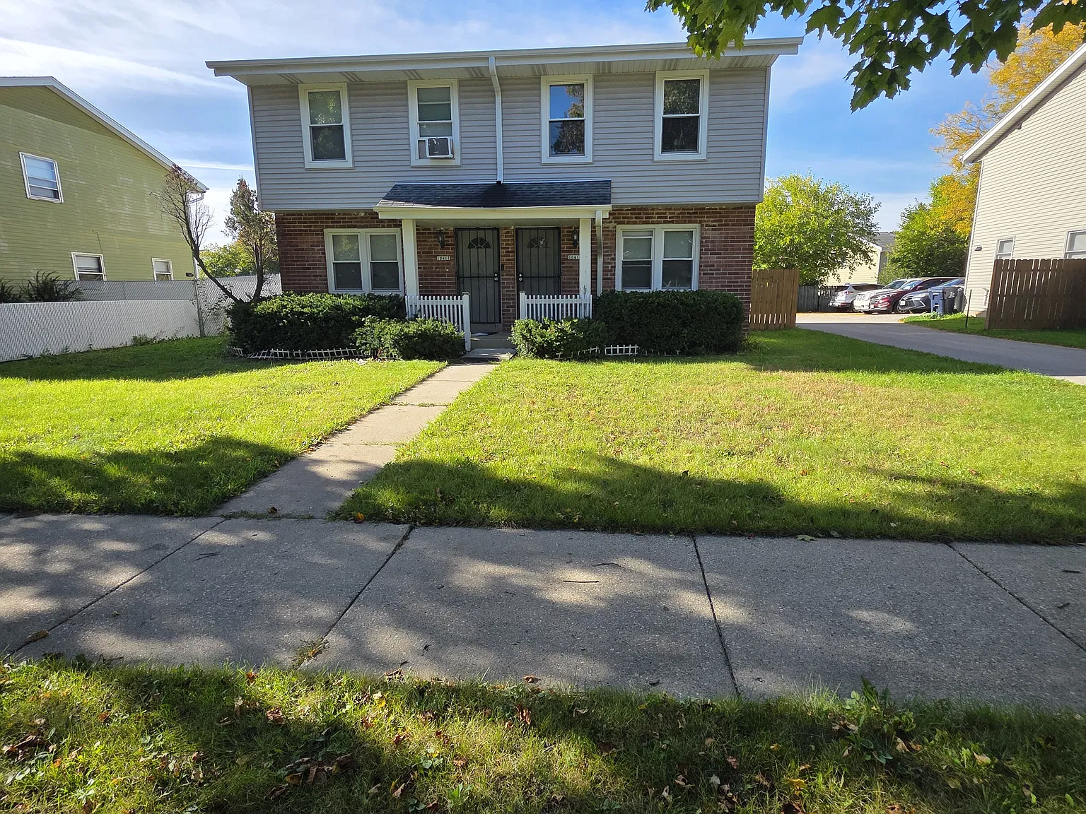 3 bed, 1.5 bath, 1500 sqft, $1,750 — Photo 3