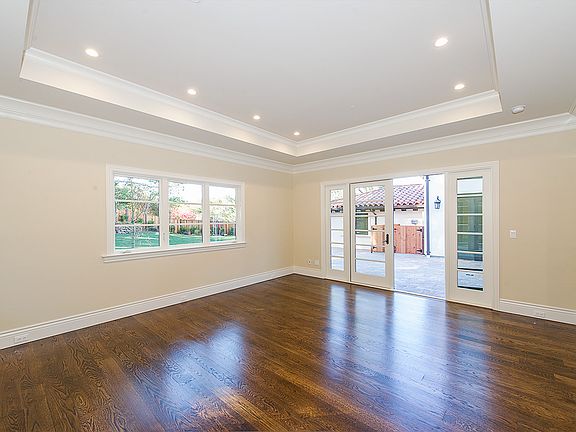 5th image of 28 Cornelia Dr