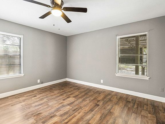 5th image of 1521 W Blum St