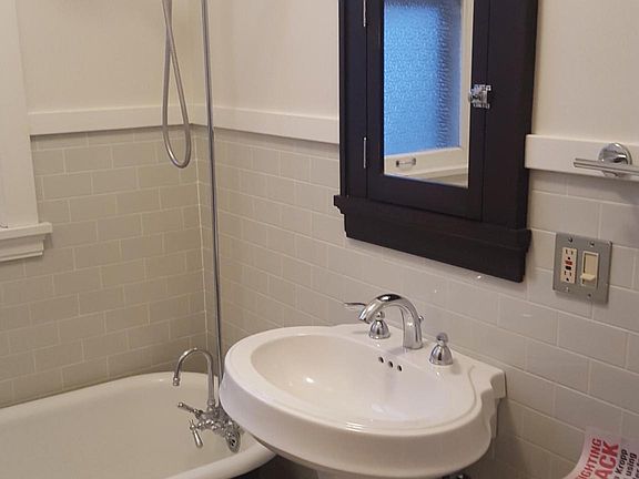 2nd image of 5300 N Winchester Ave #2