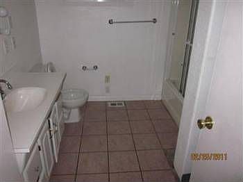 4th image of 1151 Longcroft St