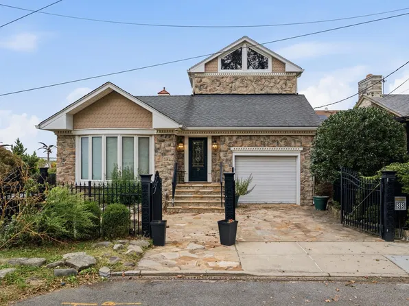 33 Roosevelt Ter, Bayonne, NJ 07002
