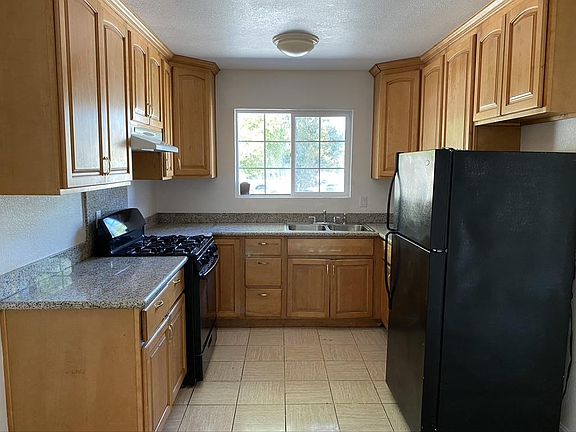 4th image of 3247 Locke Dr