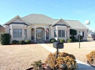 7935 Lester Dr, Fayetteville, NC 28311
