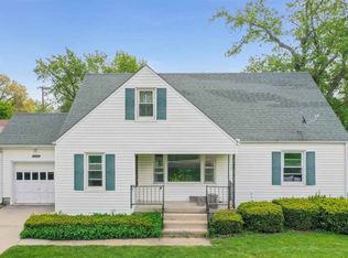 1122 N 5th St, David City, NE 68632