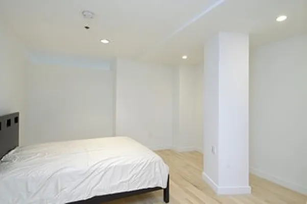 Sold by Galleria | media 7