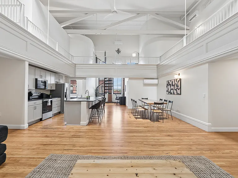 129 Main St #302 — Photo 10