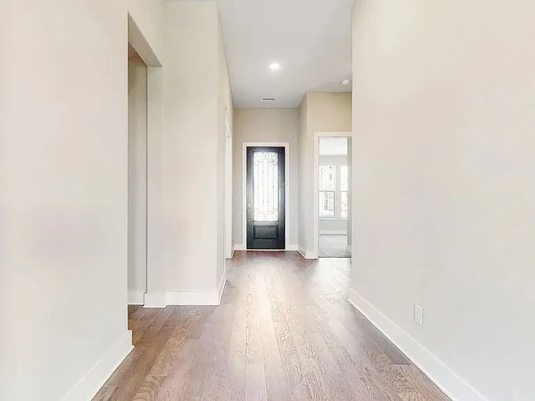 1432 Lawnview Dr — Photo 5