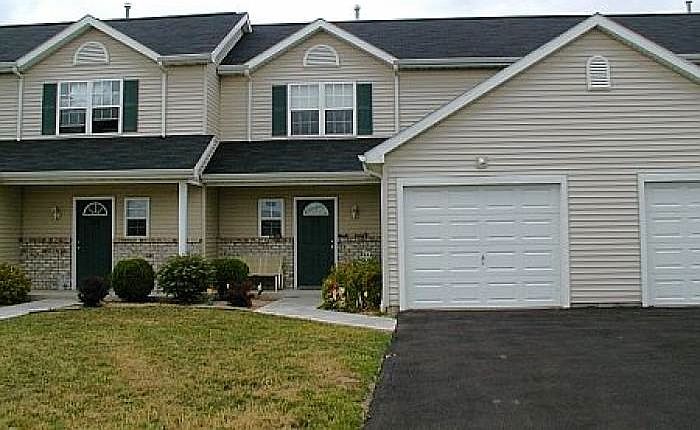 2nd image of 44 Wind Way Cir