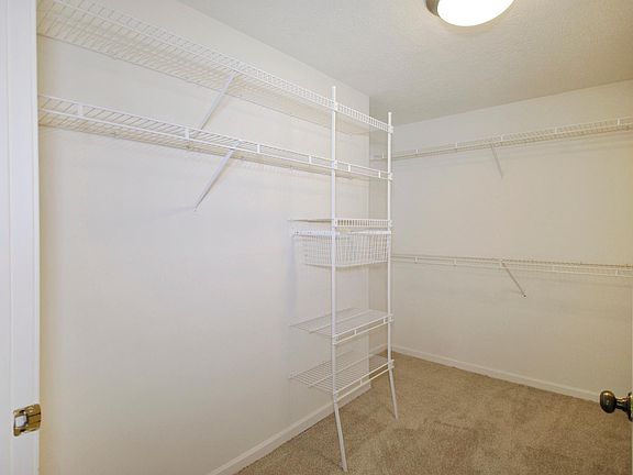 2nd image of 940 S Cedar St #562-6