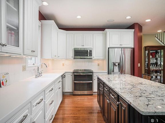 3rd image of 2754 Northmont Dr