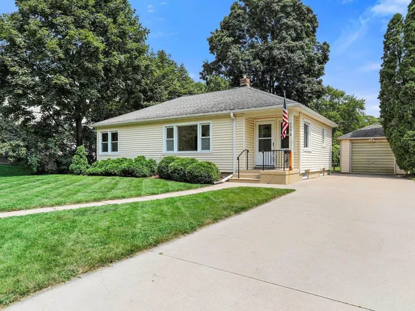 422 South Dewey Avenue, Jefferson, WI 53549