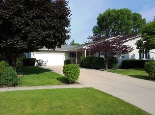 161 Pitz Ln, Batavia, IL 60510