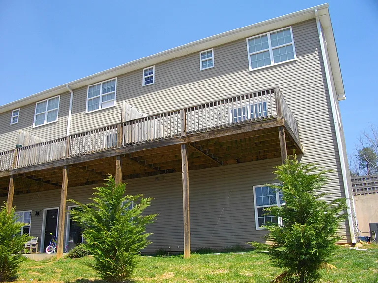 74 Wanda Dr #2 — Photo 15