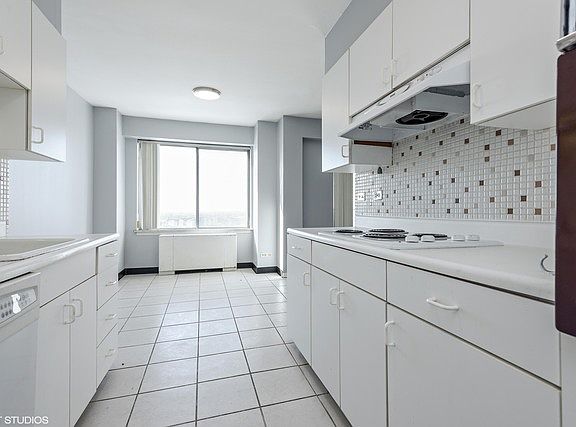 4th image of 6933 N Kedzie Ave APT 1210