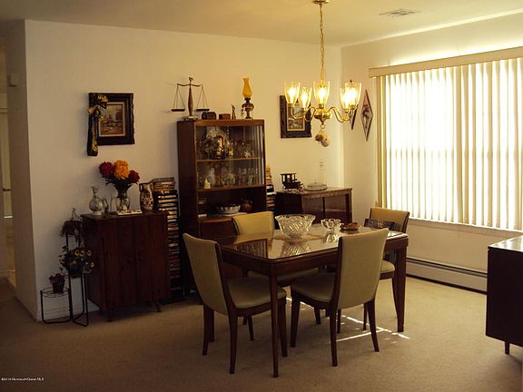5th image of 37 Narberth Way