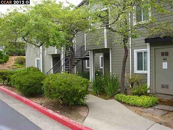 1st image of 560 Canyon Oaks Dr APT A