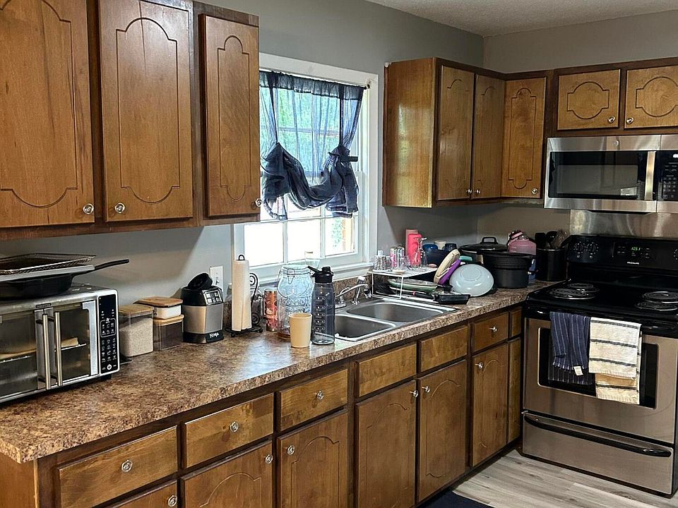 2nd image of 805 Bedrock Dr