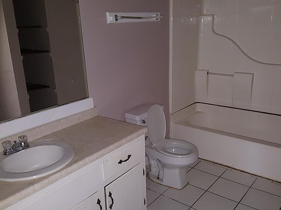5th image of 830 Bedford Bay Trl