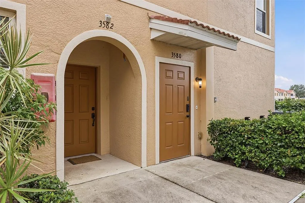3 bed, 2.0 bath, 1210 sqft, $4,500 — Photo 1