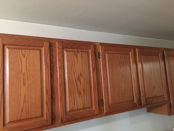 Oak kitchen cabinets