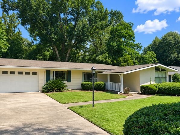 213 Beverly Ln