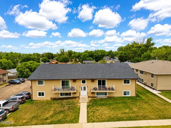 1839 Allison Dr, Bismarck, ND 58501