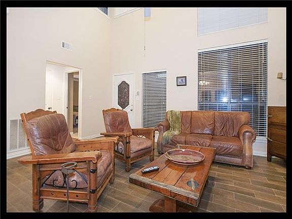 5th image of 7437 Courtside Dr