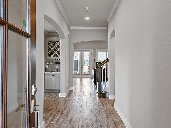 2nd image of 2701 Portland Ave