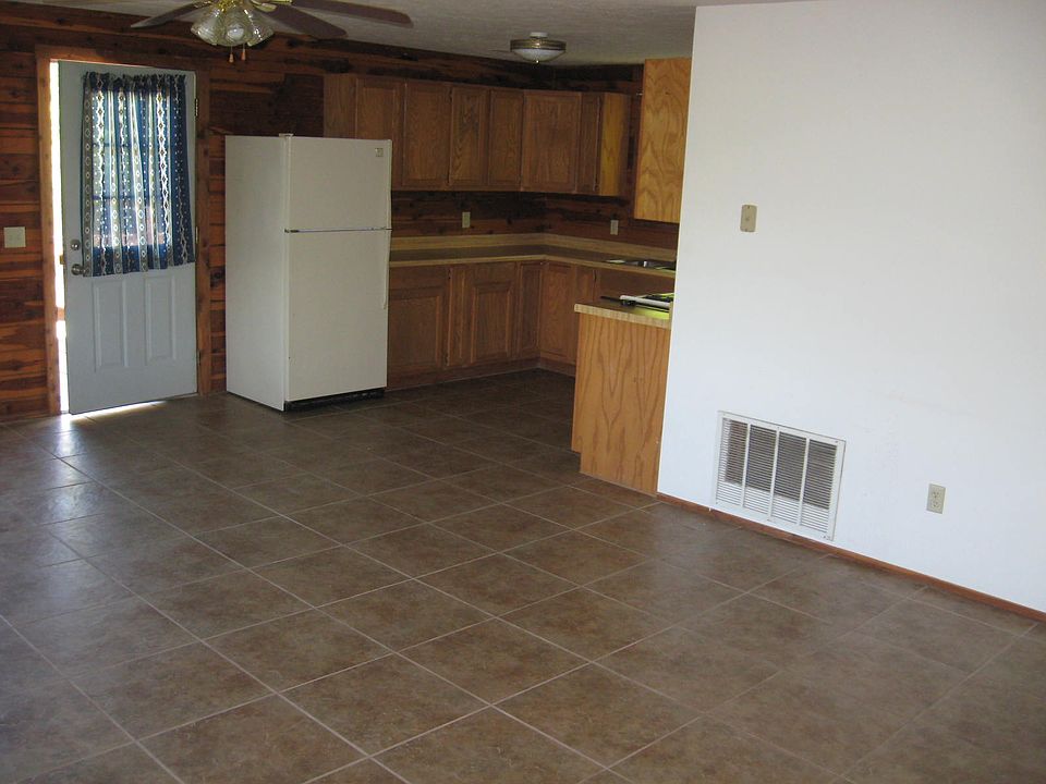 2nd image of 179 4th St