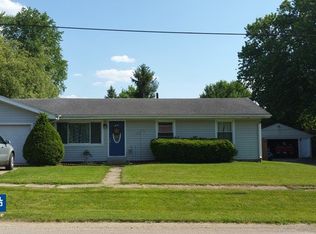 304 Hillcrest Ave, Rochelle, IL 61068