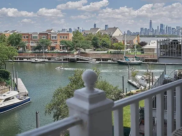 111 Shearwater Ct East image 1 of 42