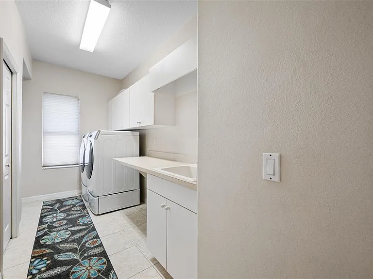 10675 Park Place Dr — Photo 33