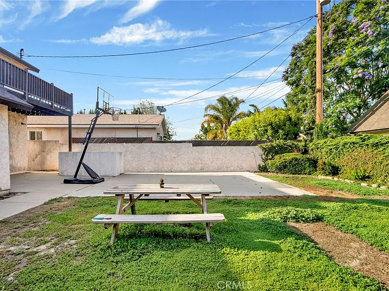 1432 N Catalina St — Photo 35