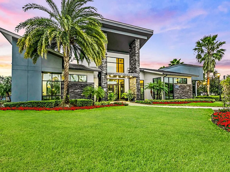 Pearce at Pavilion Luxury Apartments — Photo 40