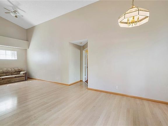 5th image of 6967 Charlotte Ct