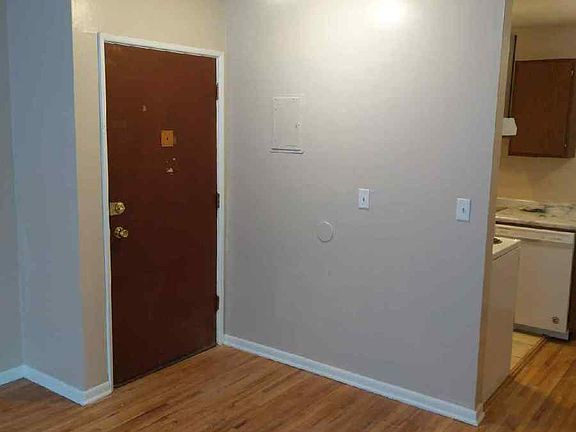 2nd image of 1490 County Road B E #1492-301