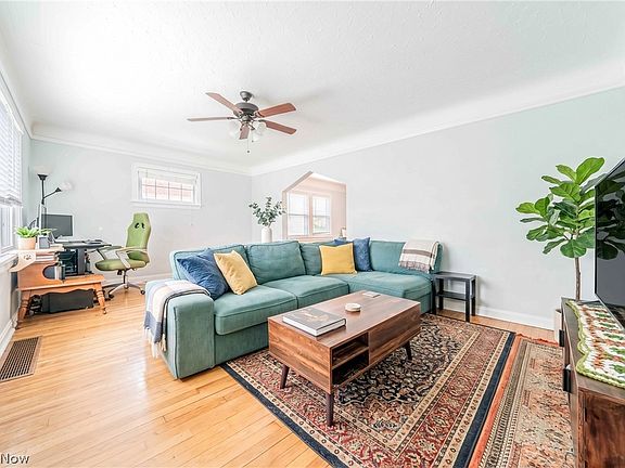 2nd image of 15506 Lydian Ave