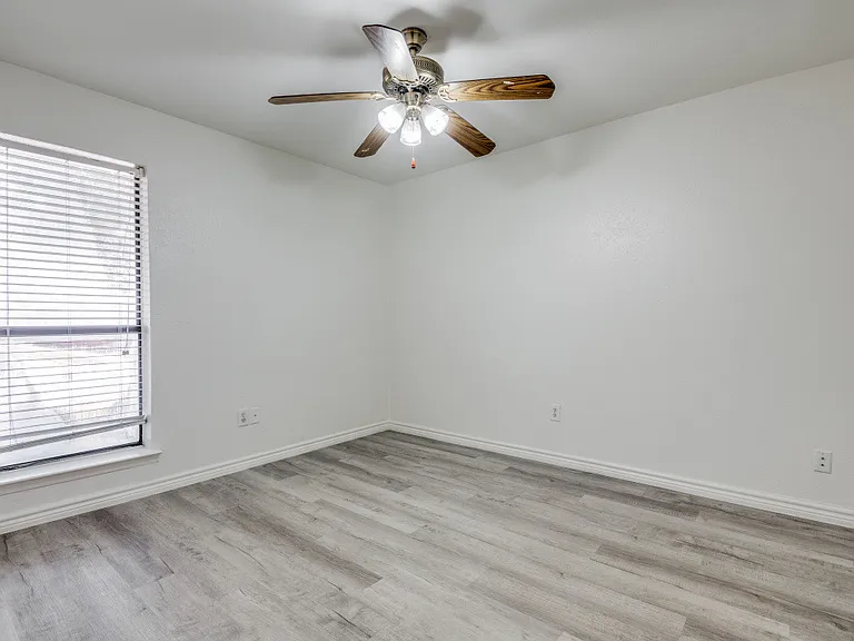 6013 Frontier Ln — Photo 10
