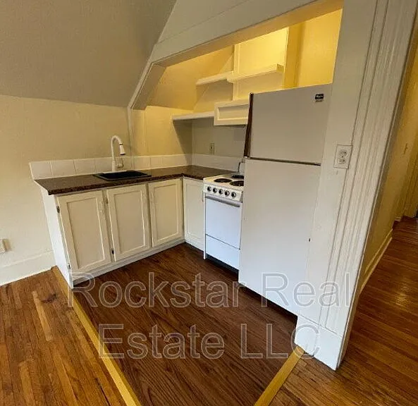 924 S Maple St #7 — Photo 2