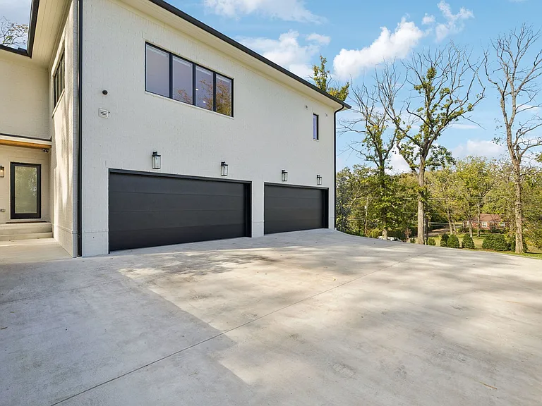 1323 Harding Pl — Photo 93