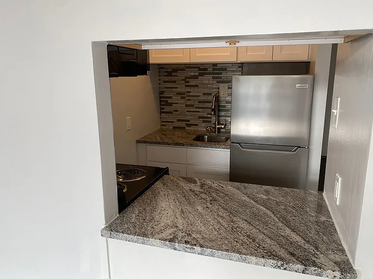 Creswood Apartments- Come home to Convenience! — Photo 24
