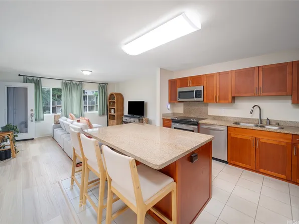 95-60 Waikalani Dr APT C304, Mililani, HI 96789