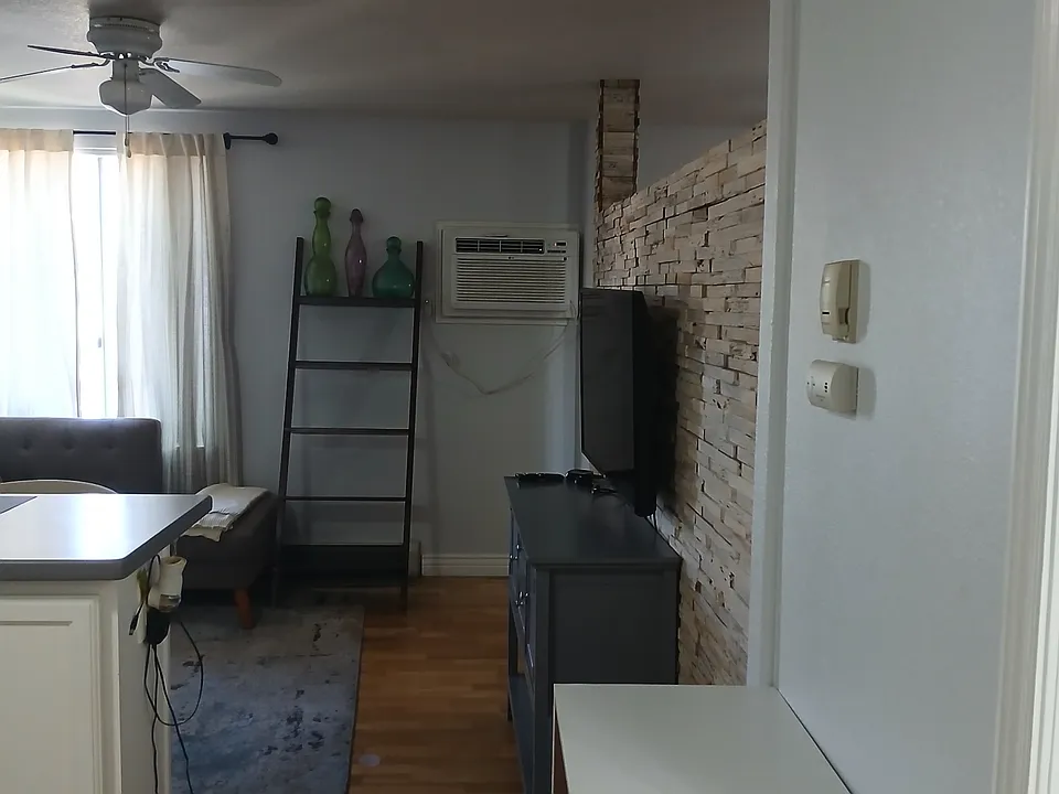 1833 N Williams St #303