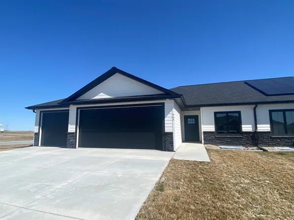 904 Remington Dr, Kearney, NE 68847