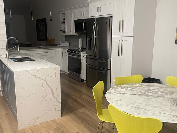 3rd image of 898 Gulf Pavilion Dr #202
